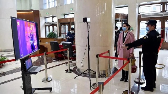 幾秒完成測溫篩查，全自動成像紅外線測溫儀讓銀行防疫工作更高效