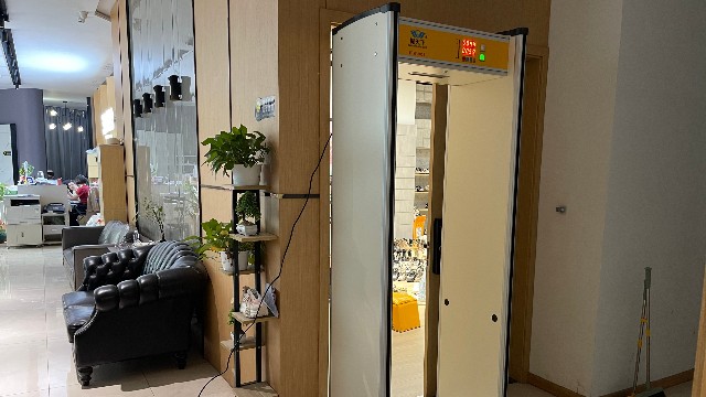 浙江某鞋業(yè)公司引入探天下電子產品探測門,確保設計辦公室機密不泄露