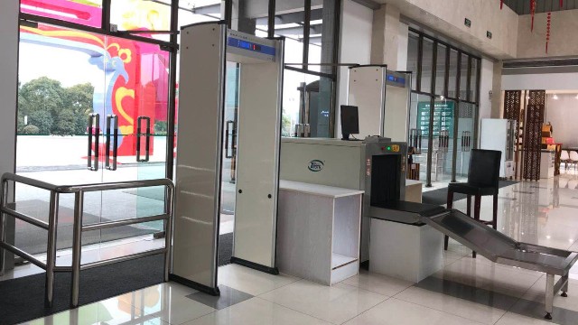 為了游客玩得更安心！杭州開元森泊度假樂園安裝探天下景區(qū)安檢門