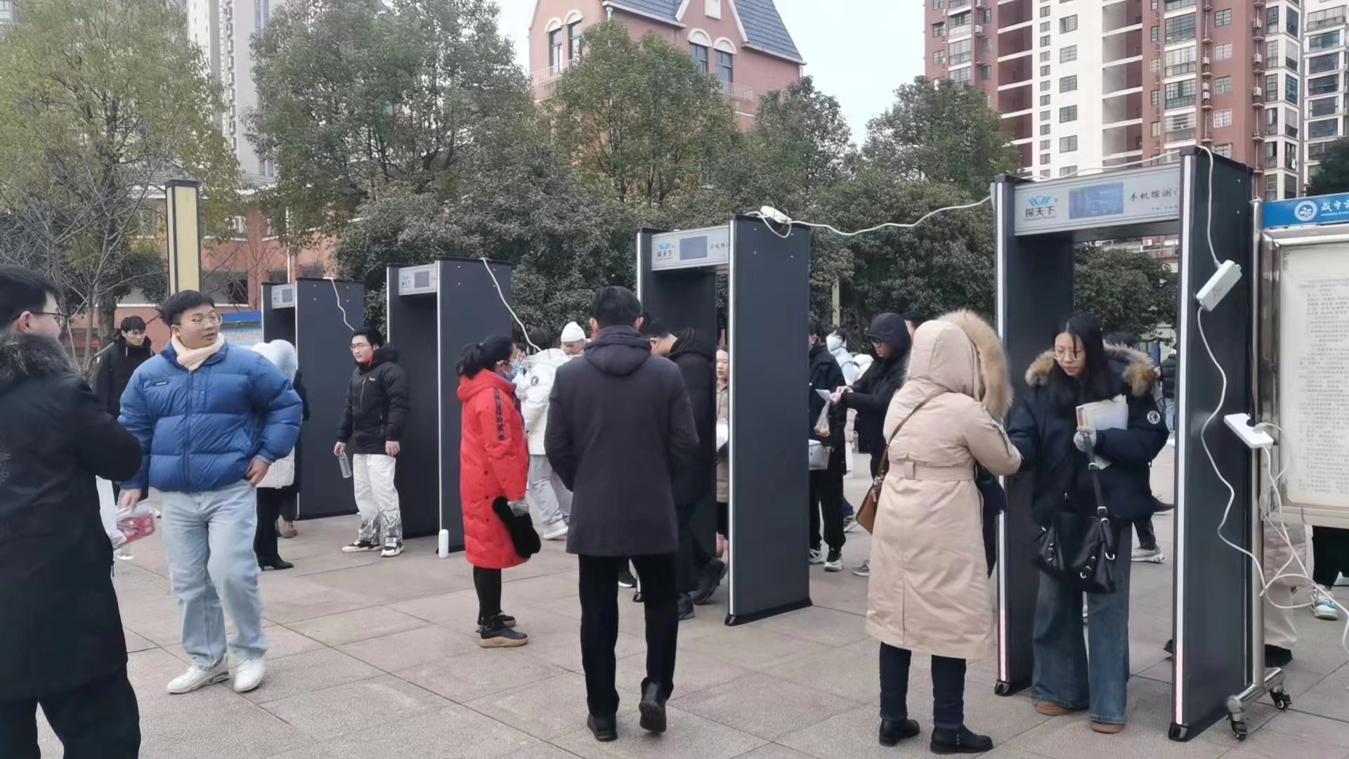 智能安檢門：科技護(hù)航高考公平